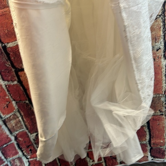 DB STUDIO Corded Lace Trumpet Wedding Dress with Illusion Sides. - size 14 NWT - Picture 12 of 16